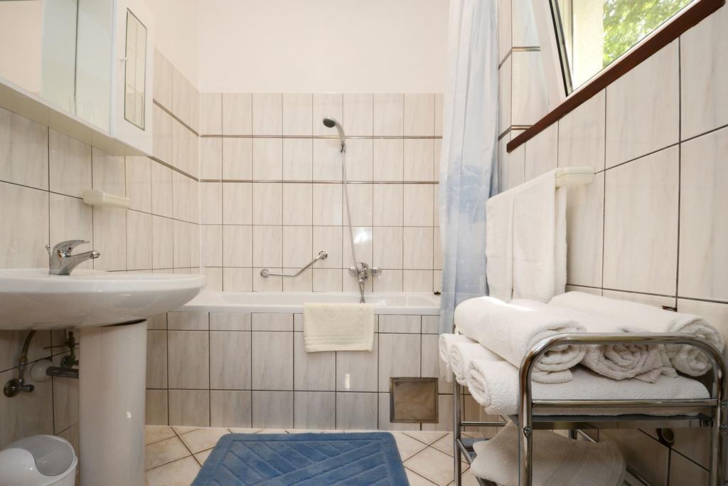 Apartments Tena Πόρετς Εξωτερικό φωτογραφία
