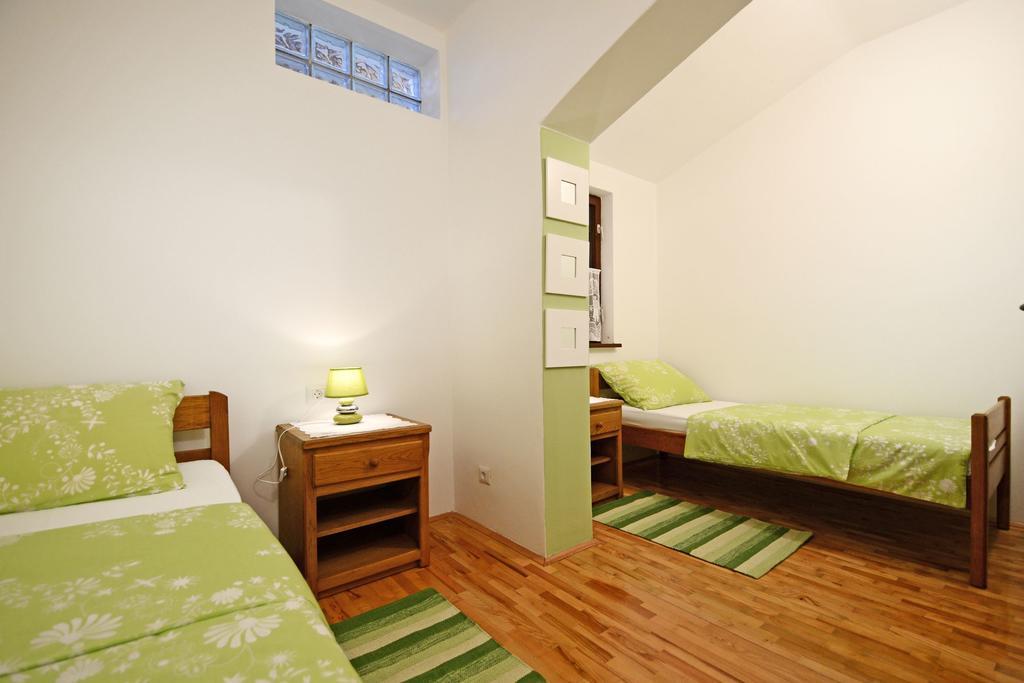 Apartments Tena Πόρετς Δωμάτιο φωτογραφία