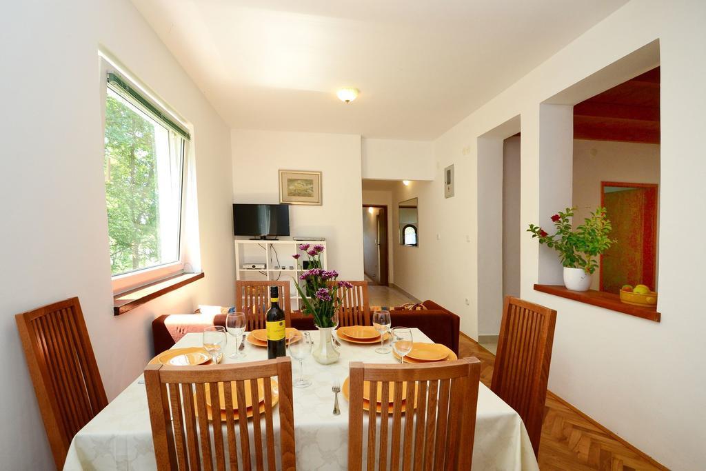 Apartments Tena Πόρετς Δωμάτιο φωτογραφία