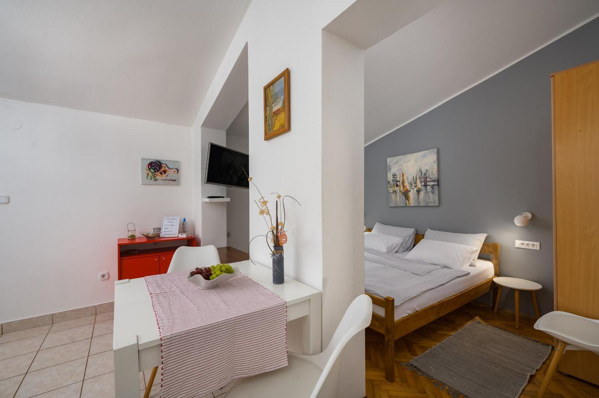 Apartments Tena Πόρετς Εξωτερικό φωτογραφία