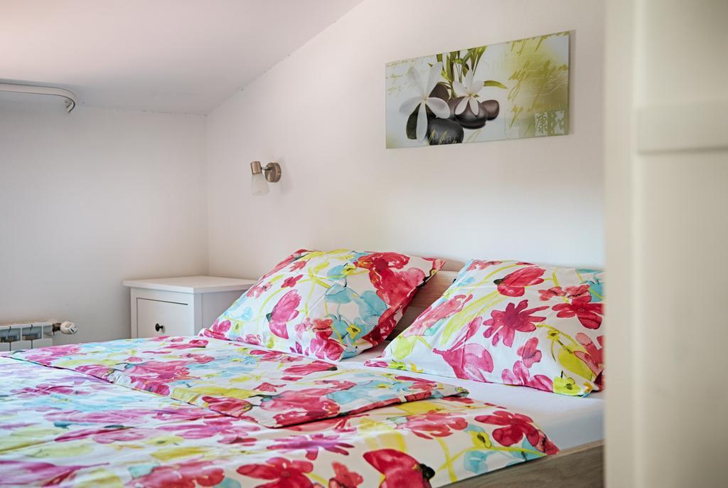 Apartments Tena Πόρετς Εξωτερικό φωτογραφία