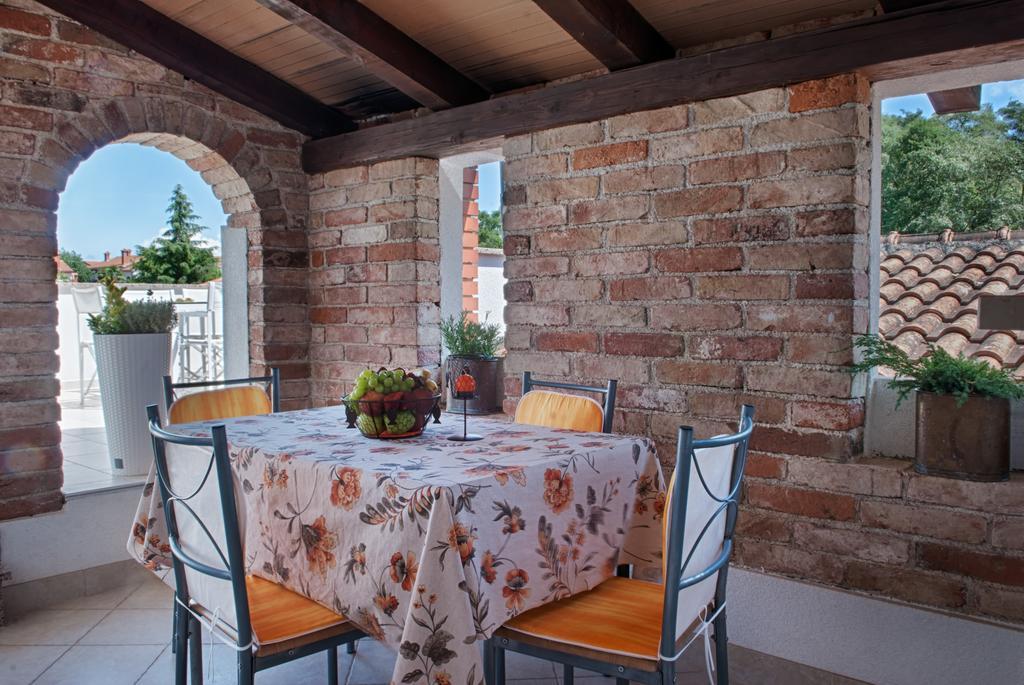 Apartments Tena Πόρετς Εξωτερικό φωτογραφία