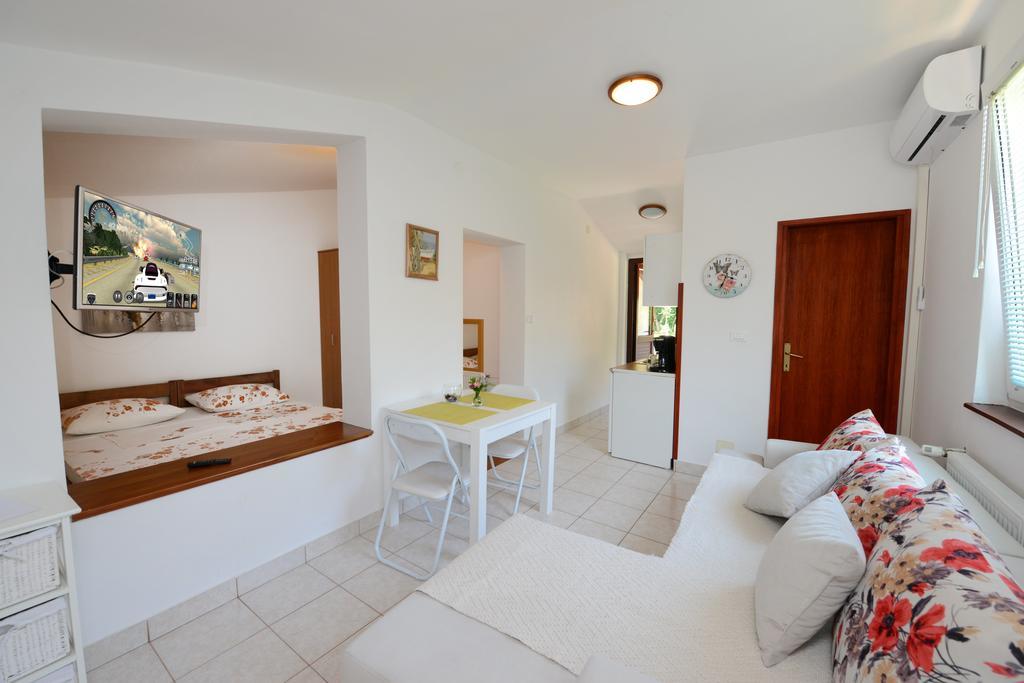 Apartments Tena Πόρετς Εξωτερικό φωτογραφία