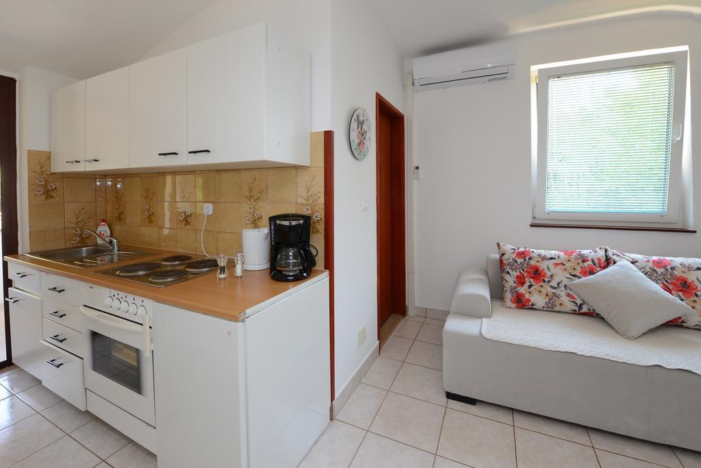 Apartments Tena Πόρετς Εξωτερικό φωτογραφία