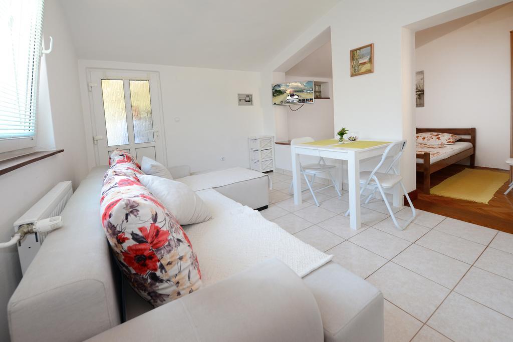 Apartments Tena Πόρετς Εξωτερικό φωτογραφία